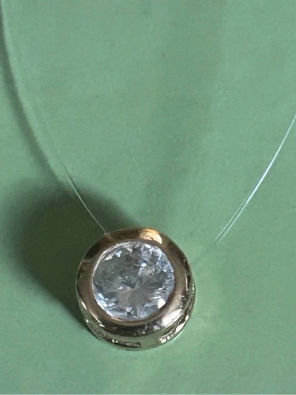 14K Gold Floating pendent necklace